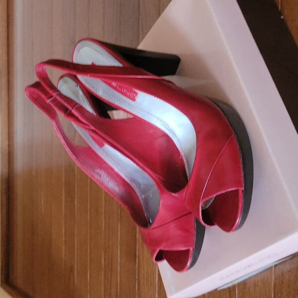 Nine West Red Leather Slingback Open Toe Half Inch Platform Heels - Picture 4 of 8